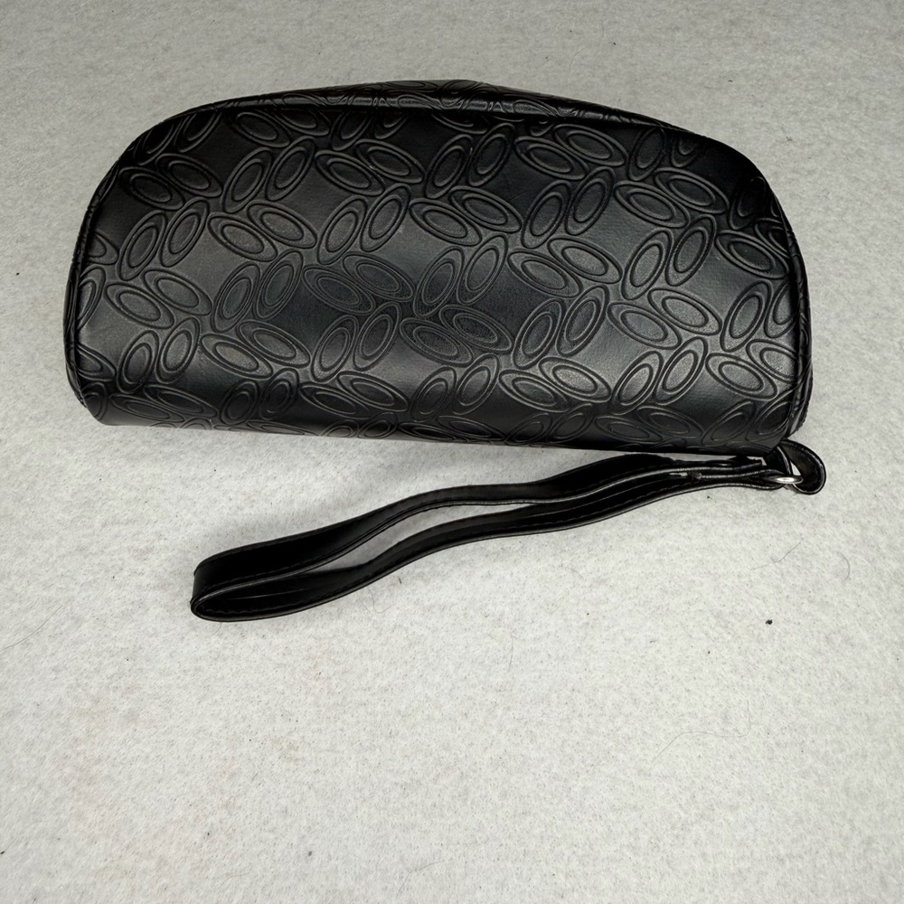 Oakley Black Embossed Wristlet Sunglasses Clutch Case Zip Around Designer